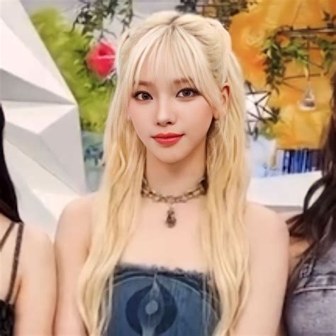 Karina Aespa Icons Lq Pfp Cute Selca Selfie Blonde Hair Remini Hd Orang Cantik Selebritas Gadis