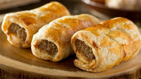 Homemade Sausage Roll In 2020 Homemade Sausage Rolls Homemade