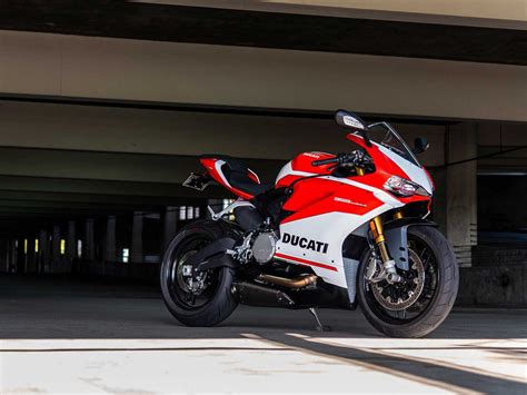 Ducati Panigale Corse First Ride Review Motorcyclist