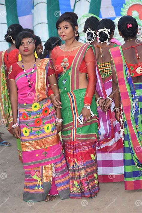 Indian Schedule Tribes Traditional Beautiful Girls Picture In Jharkhand