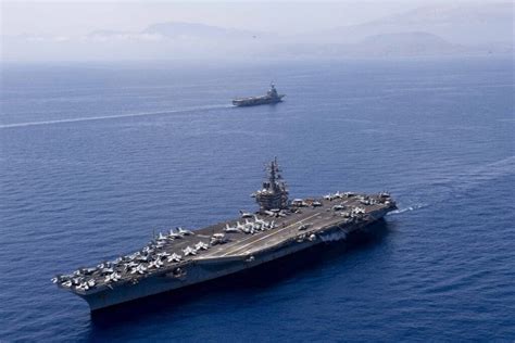 Los Portaaviones Charles De Gaulle Y Uss Dwight D Eisenhower Se