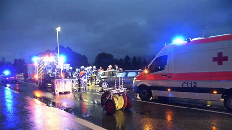 Fotos Leimen Unfall Auf B Zwischen Zwei Autos Nach Aquaplaning