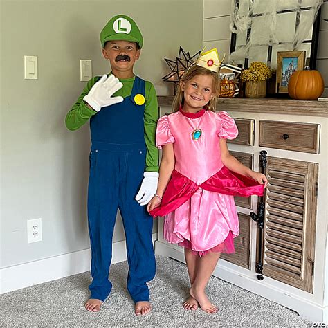 Kids Elevated Super Mario Bros.™ Luigi Costume | Halloween Express