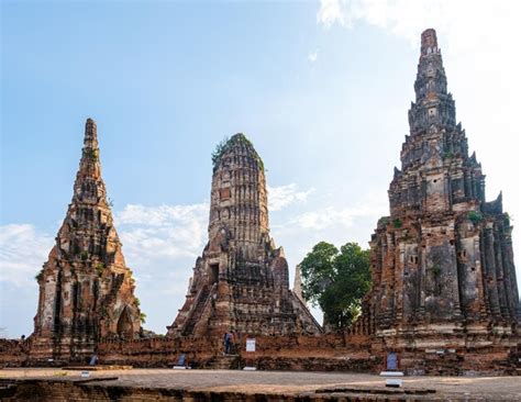 Ayutthaya Tailandia En Wat Chaiwatthanaram Durante La Puesta De Sol