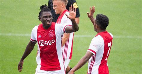 Ajax Boekt Zege Feyenoord Speelt Gelijk Voetbal Telegraaf Nl