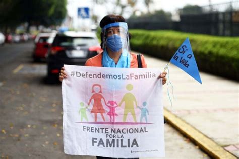 Frente Por La Familia Amaga Contra Libros De Texto “provocaremos Una Detonación Nacional” Proceso