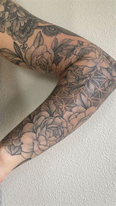 50 Dark Feminine Tattoos 2024 Best Design Ideas Floral Tattoo