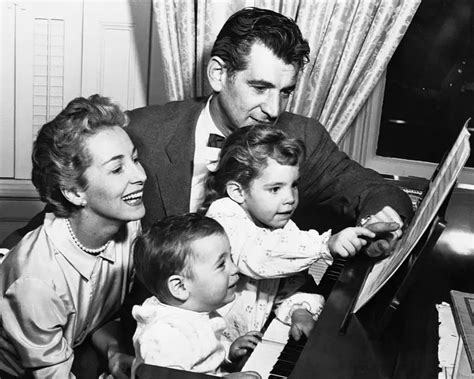 Leonard Bernstein facts: American maestro’s wife, family, and most ...