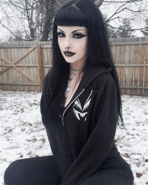 Alyssa Rayn Alyssarayn • Instagram Photos And Videos Goth Makeup