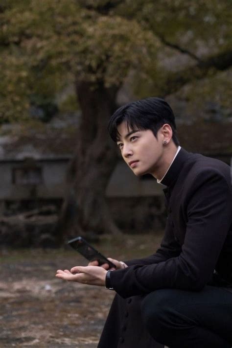 4 Fotos Del Guapo Cha Eun Woo Como Sacerdote Que Te Enloquecerán Sonica