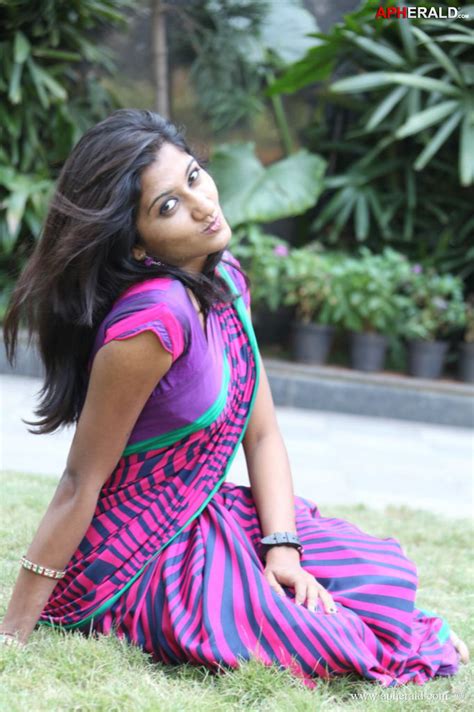 Akshaya Hot Navel Photos