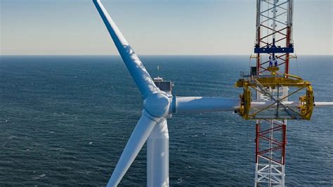 New York Just Installed Its First Offshore Wind Turbine Electrek