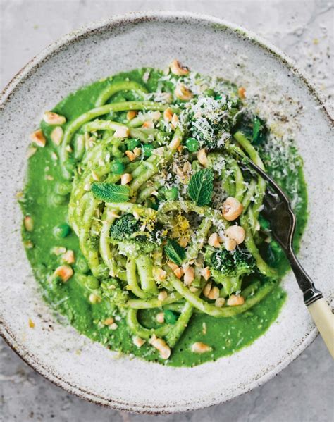 Creamy Green Kale Broccoli And Pea Pasta Recipe Purewow