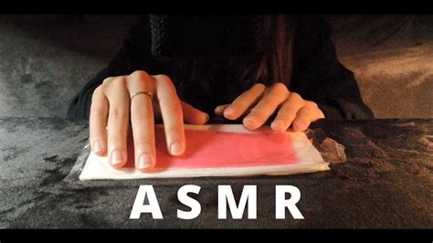 ASMR EPISODE 1 TAPPING SCRATCHING ET STICKYFINGERS SUR BOÎTES ET