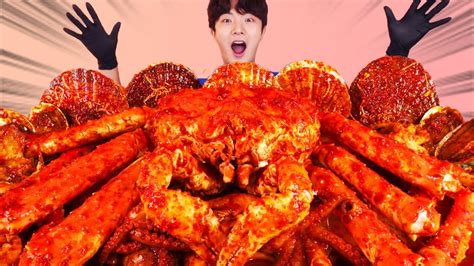 ENG SUB Massive Spicy King Crab Braised Seafood Boil Eat Mukbang