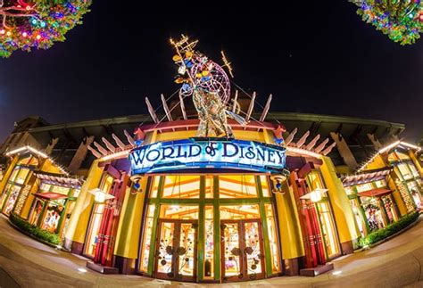 Downtown Disney at Disneyland Shopping & Dining Guide - Disney Tourist Blog