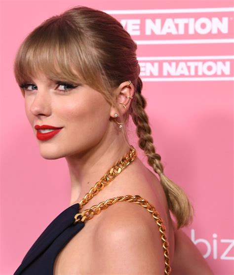 36 Taylor Swift Hairstyles From 2006 To 2023 Purewow