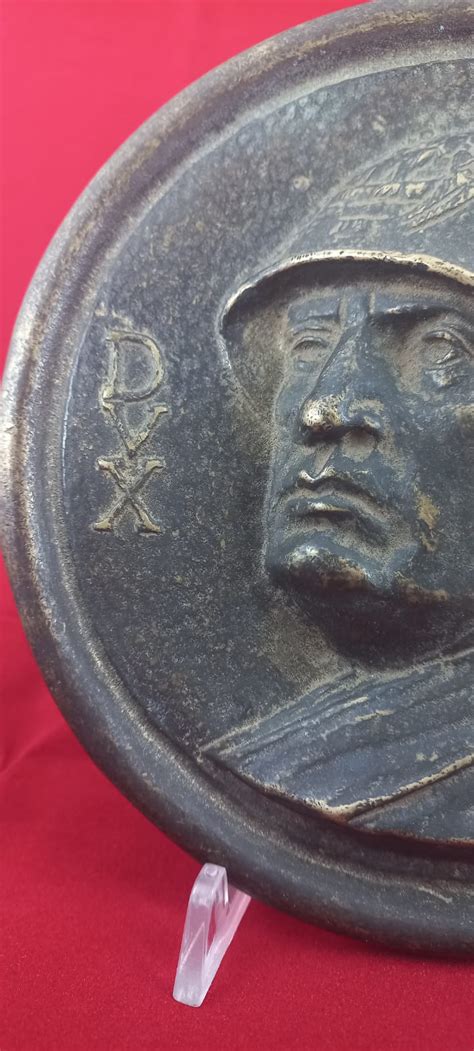 Placca In Bronzo Raffigurante Benito Mussolini Antiquariato Su