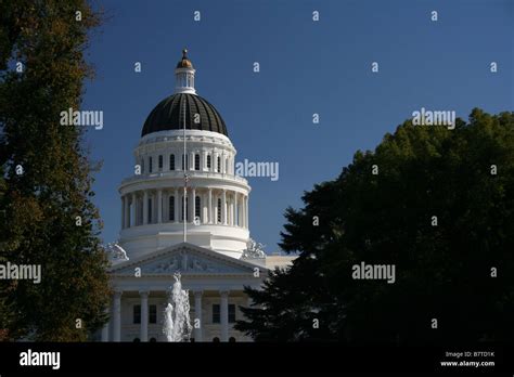 dome of the california state capitol building in sacramento Stock Photo ...