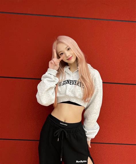 Nmixx Instagram Jinni 20220227 Dance Outfits Practice Fashion