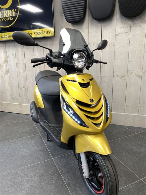 Piaggio Zip Sp Iget T V Euro Specialpaint Porsche Yellow Perry