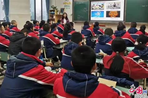 落实“双减”，以赛促教 成都龙泉驿向阳桥中学向课堂教学要质量 中国网