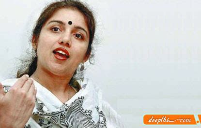 Revathi - Malayalam celebrities the stories and the gossips