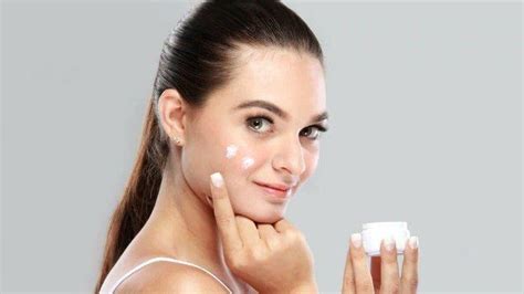 Rekomendasi Moisturizer Untuk Kulit Kombinasi Kulit Tetap Sehat