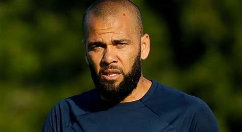 Dani Alves La Fiscal A Pide A Os De C Rcel Para L Por La Presunta