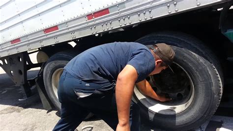 How To Remove Or Change Tire From A Semi Truck Youtube