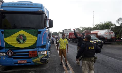 Rodovias federais têm dois pontos de bloqueios e interdições diz PRF