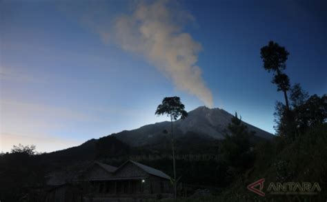 Gunung Merapi 2 Kali Semburkan Awan Panas Sejauh 1 000 Meter Okezone News