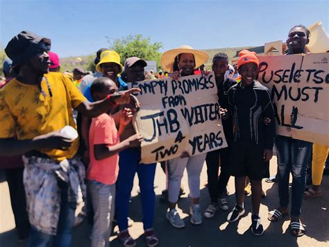 Hundreds march in Joburg demanding water | GroundUp
