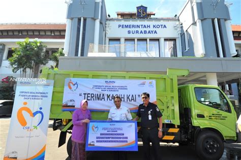 Pt Kai Hibahkan Dump Truck Ke Pemkot Surabaya Antara News