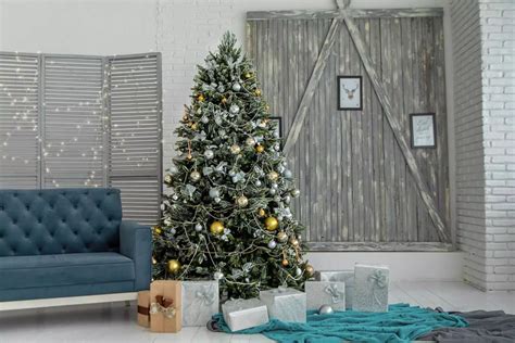 How To Have A Sustainable Christmas This Year - Green With Less