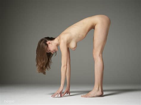 AMATEUR GIRL Anna L Nude Female Figure 26 14000px