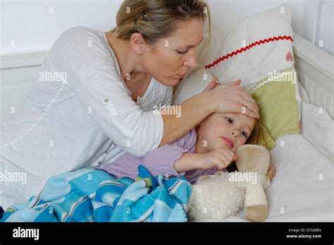 Enfant Malade Banque De Photographies Et Dimages à Haute Résolution