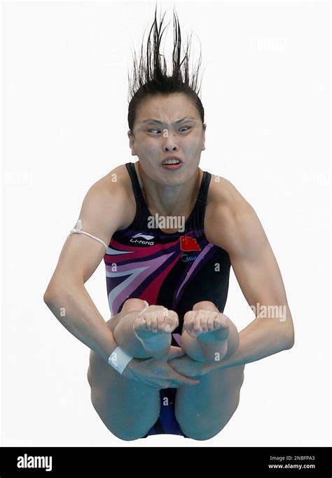 China S Wu Mingxia Competes During The Preliminaries Of The Women S M