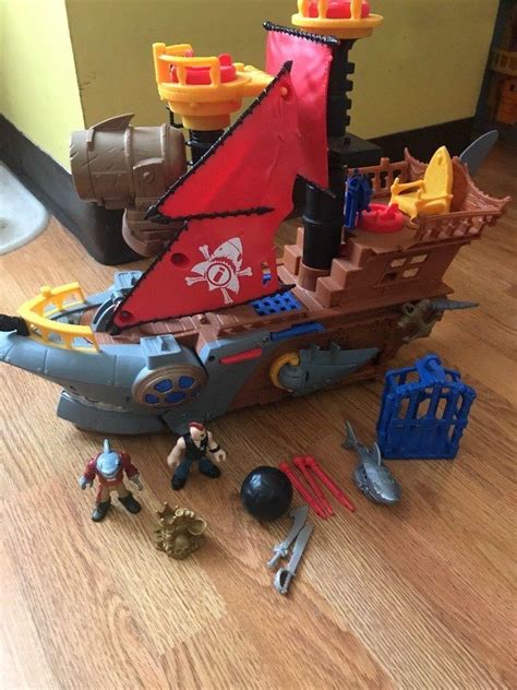 Fisher Price Imaginext Pirate Ship Pirates Figures Treasure Cannons