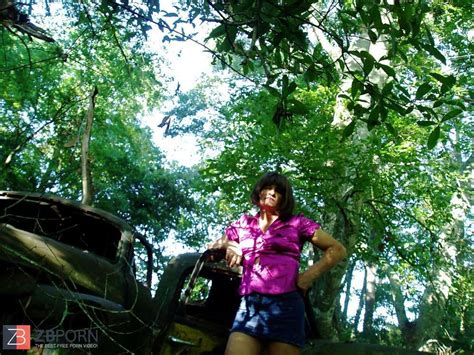 FRESH Tommy Crossdresser In The Forest ZB Porn