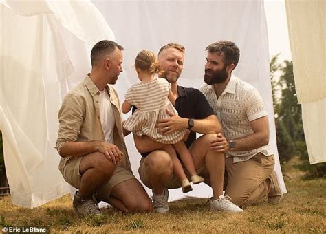 La Verdad Sobre La Pareja Gay Que Adopt Una Ni A Y El Papel Secreto
