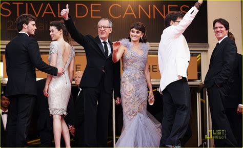 Penelope Cruz Johnny Depp Premiere Pirates In Cannes Photo