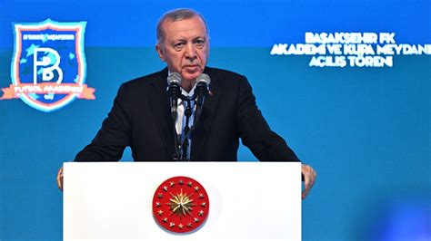 Cumhurbaşkanı Erdoğan Başakşehir eşine az rastlanır başarılara imza attı