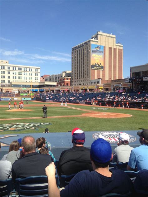 A Baseball Game In Progress With The Batter Up To Plate