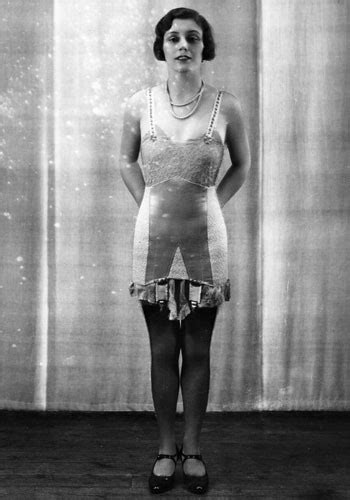 Baratinha de Friburgo BLOG A Incrível história da lingerie