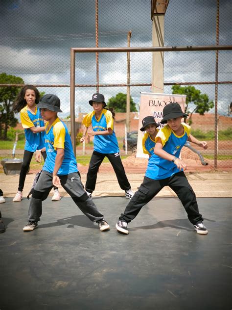 Projeto Da Capital Ensina Crian As E Adolescentes A Arte Das Dan As