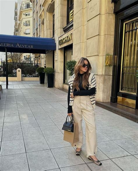 Hot Sexy Sofia Gonet Bikini Pics