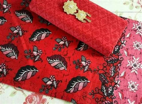 Jual Kain Batik Motif Daun Gugur Merah Plus Embos Warna Merah Cabe