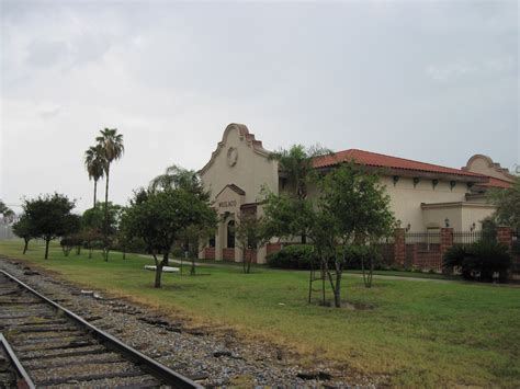 Weslaco Funeral Homes, funeral services & flowers in Texas