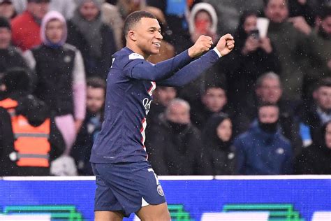 Foot PSG Mbappé se balade le PSG fait trembler le monde entier Foot 01